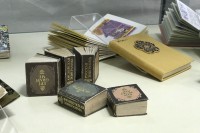 «Большой мир маленькой книги»: миниатюрные издания из фонда центра редких и ценных изданий